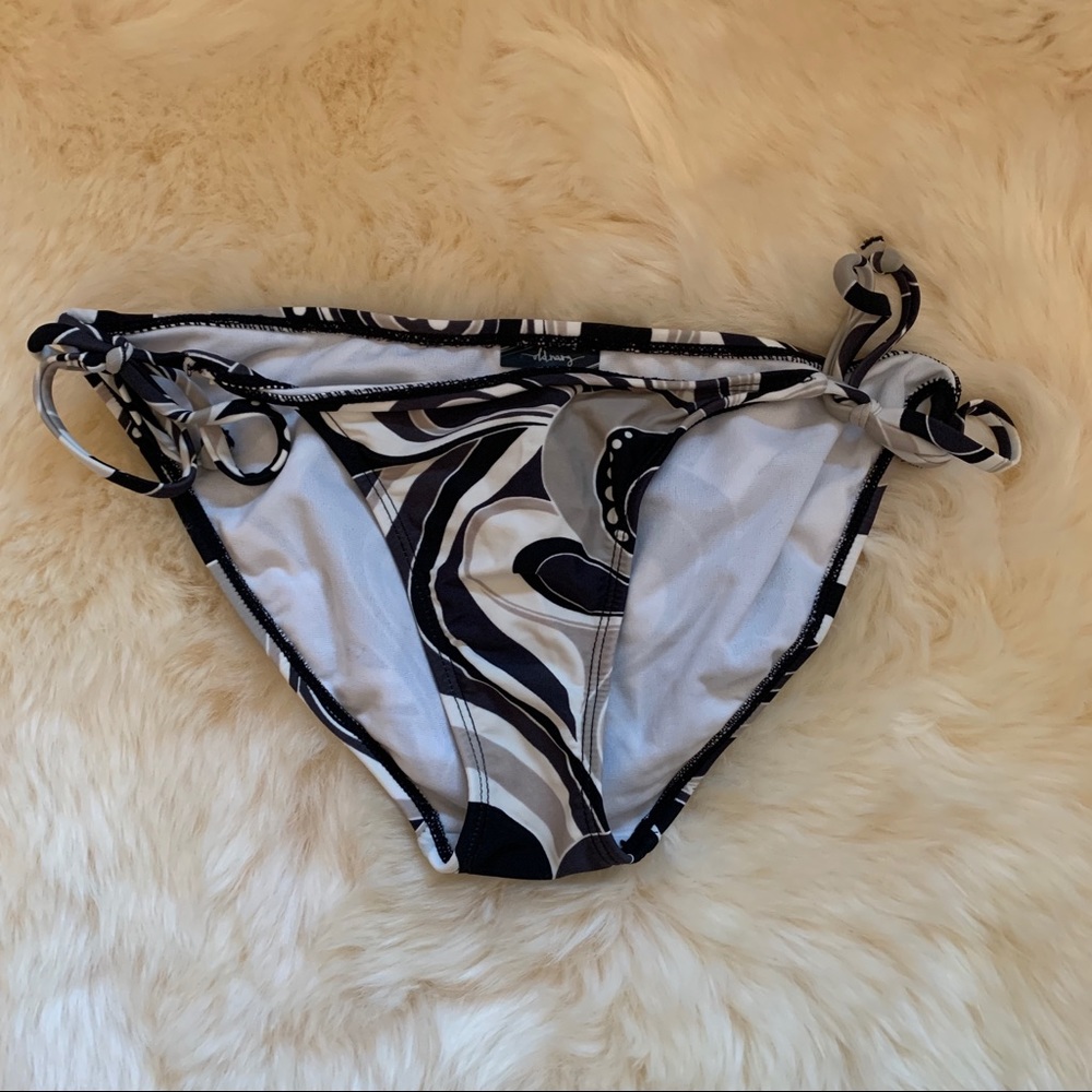 Bikini Bottom🍎size XS🍎New without tags ✨Old Navy